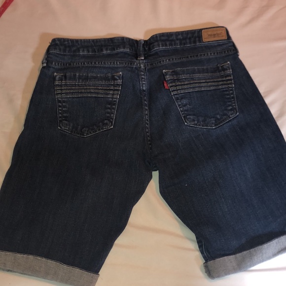 Levi vintage high rise blue Jean shorts 8 - Picture 2 of 10